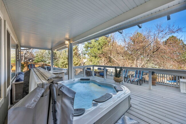 Building Photo - 6500 Brookview Cir