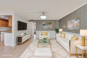 Building Photo - 2006 Exeter