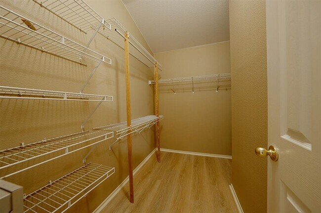 Building Photo - 3803 Top Rock Ln