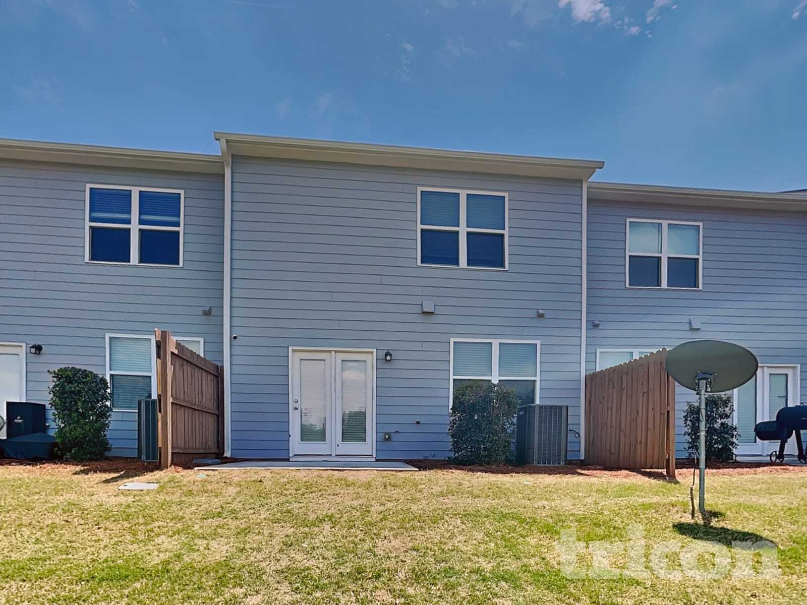 Building Photo - 11946 Fuller St