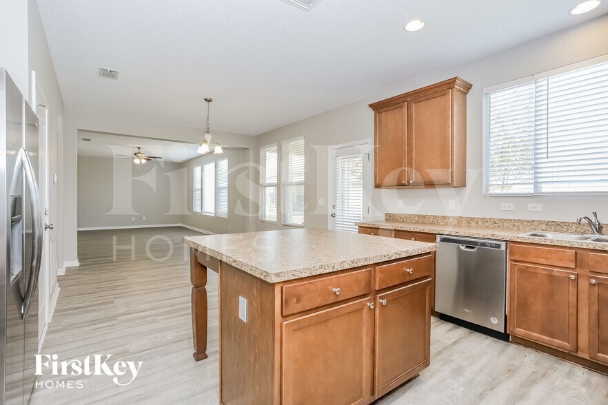 Building Photo - 12175 Georgia Oak Ct
