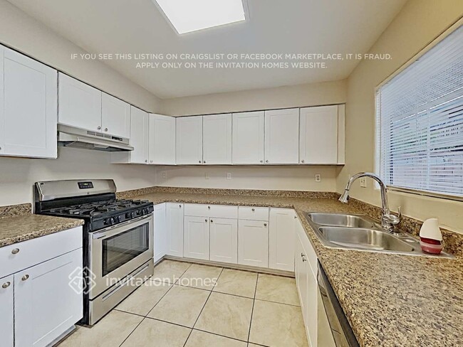 Building Photo - 270 Avenida de Suerte