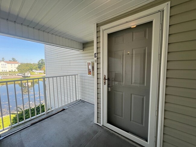 Building Photo - Myrtle Beach - 3 Bedroom / 2 Bathroom Condo