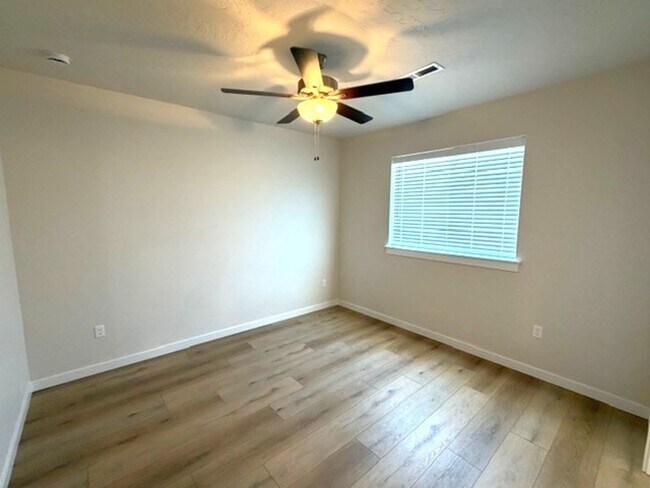 Building Photo - 11297 Bluefield Dr