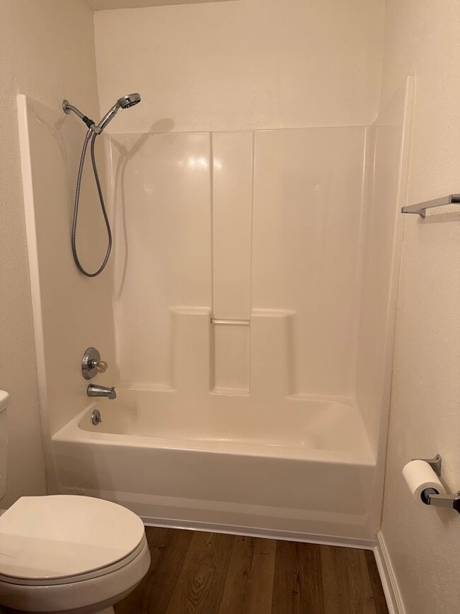 Building Photo - Pine Grove Home