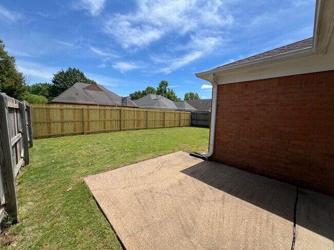 Building Photo - 5816 Kayla Dr