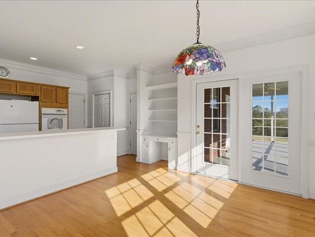 Building Photo - 5320 Baumgardner Rd