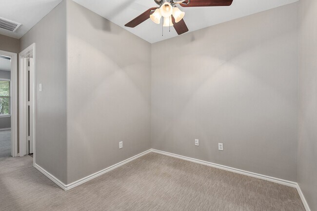 Building Photo - 19 Musk Rose Ct