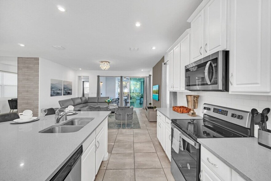 Building Photo - 8939 Amelia Downs Trail