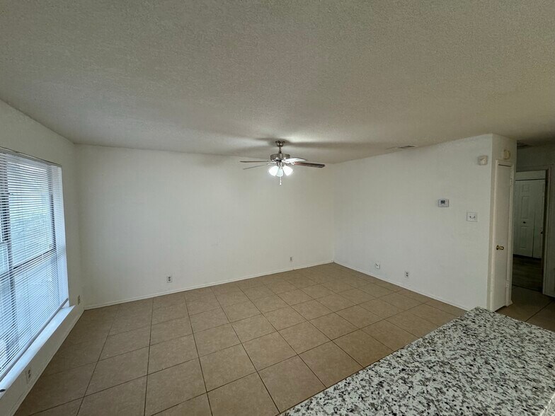 Building Photo - 8869 Meadow Range St