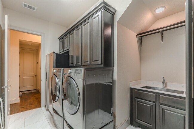 Building Photo - 119 N Bimini Twist Cir