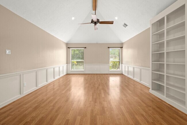 Building Photo - 17627 Macrantha Dr