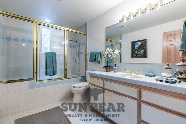Building Photo - Beautiful Home w Peek Lakeview!