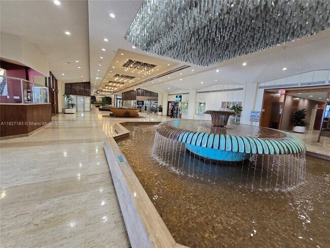 Building Photo - 999 Brickell Bay Dr