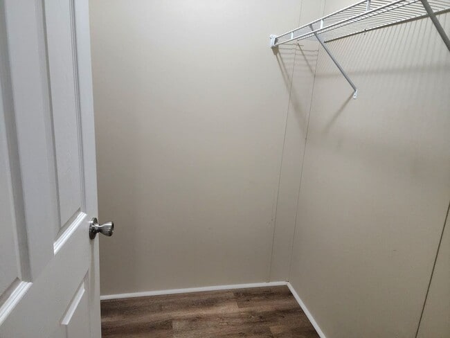 Building Photo - Inviting 3 bedroom 2 bath House with fence...