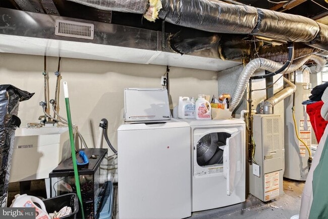 Building Photo - 818 Belgrade St