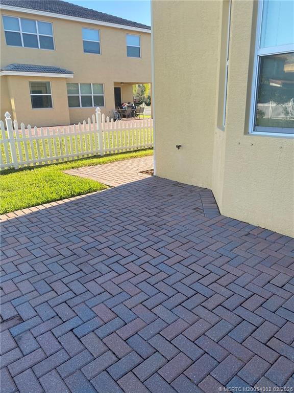 Building Photo - 11239 SW Barton Way