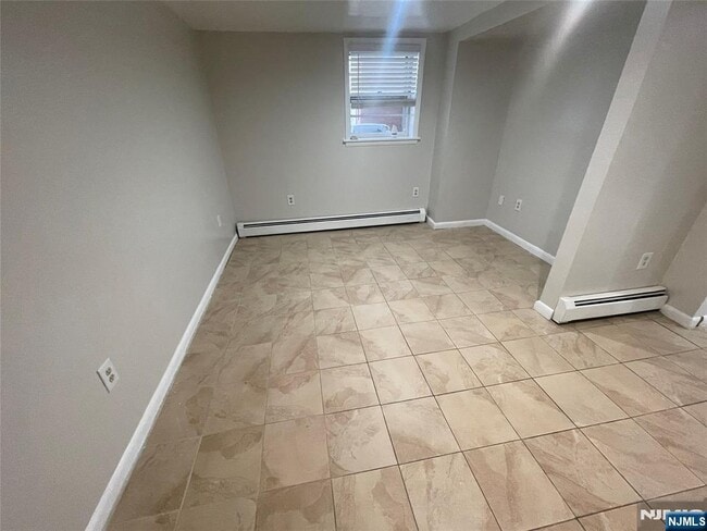 Building Photo - 171 Charles St