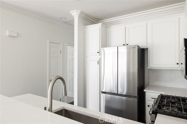 Building Photo - 12 Rabano