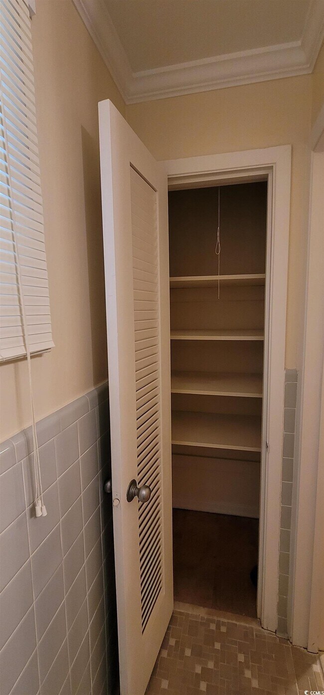 Building Photo - 609 Hibiscus Ave