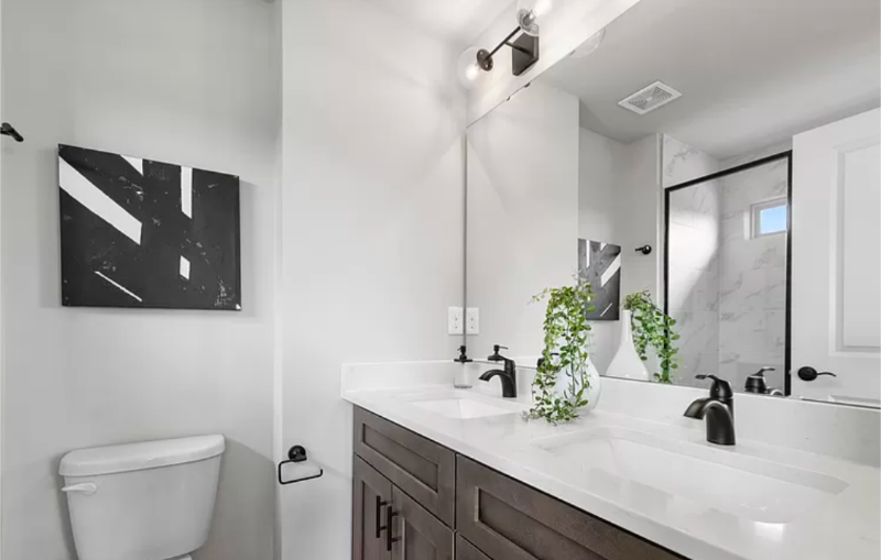 Building Photo - 5018 Central Ave