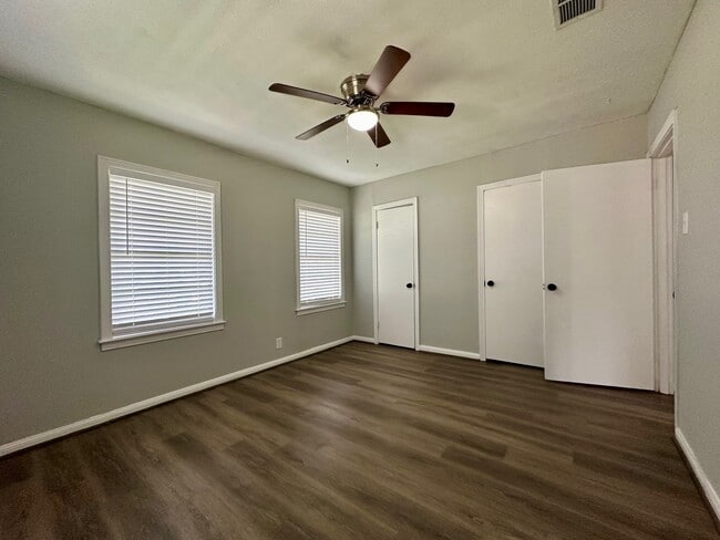 Building Photo - 3723 Cosby St