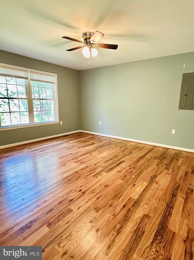 Building Photo - 101 Brier Rabbit Ct