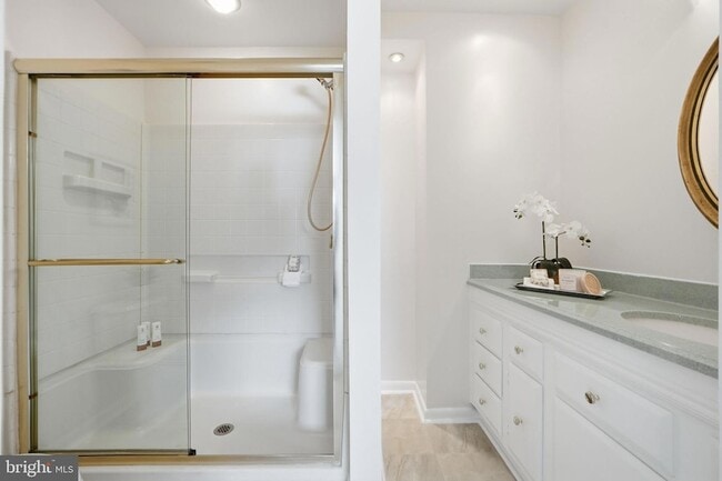 Building Photo - 3233 S Leisure World Blvd