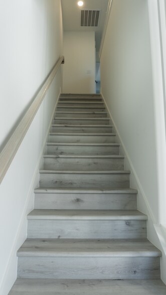 Building Photo - 850 Maxine Ct