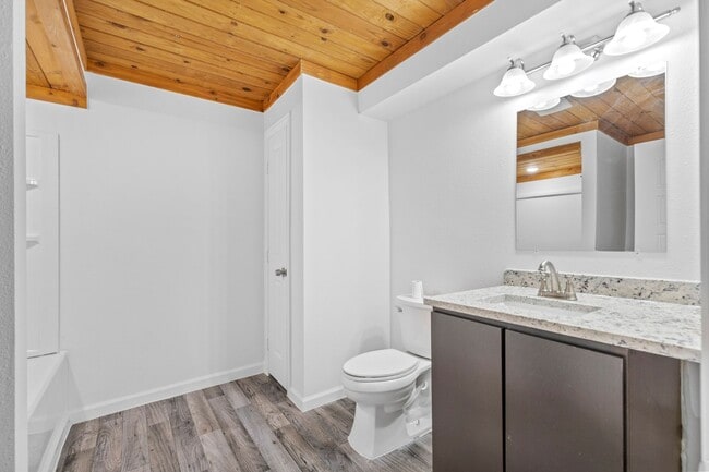 Building Photo - Beautiful & Unique Rental Home Spacious, C...