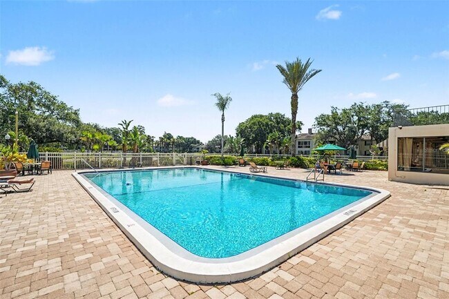 Building Photo - 10346 Carrollwood Ln