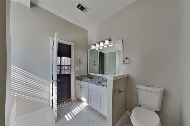 Building Photo - 426 Lily Shoals Ln