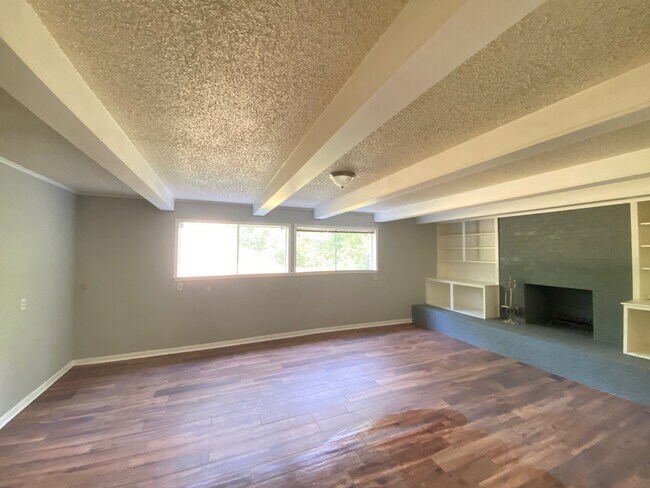Building Photo - 410 Cordell St