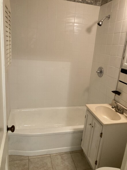 Building Photo - 4728 Eden Dr NW