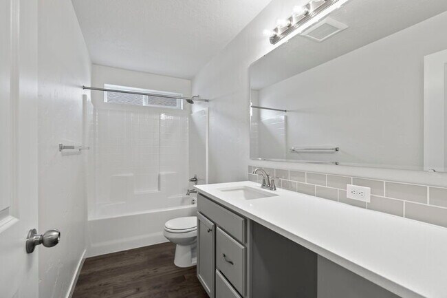 Building Photo - 10411 Rockaway Ridge St