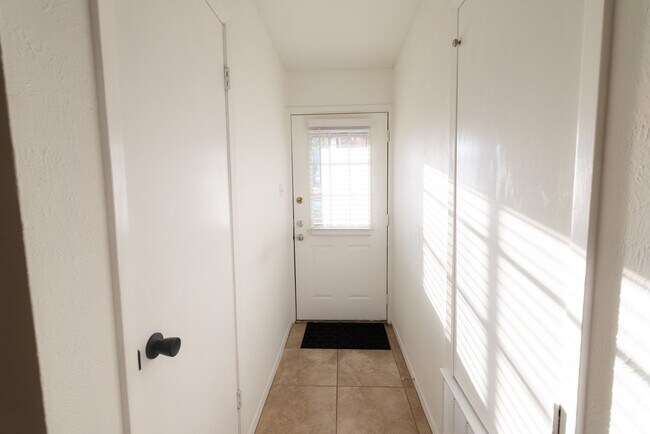 Building Photo - 1606 Gatlinburg Dr
