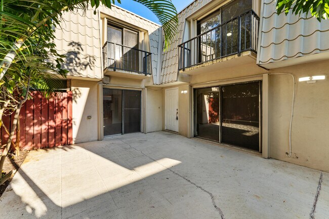 Building Photo - 1700 Embassy Dr