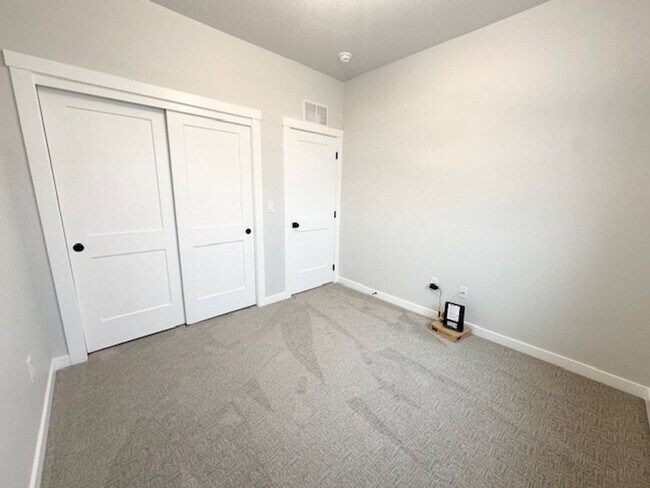 Building Photo - Prioritize comfortable living in this CBH home built in 2024!