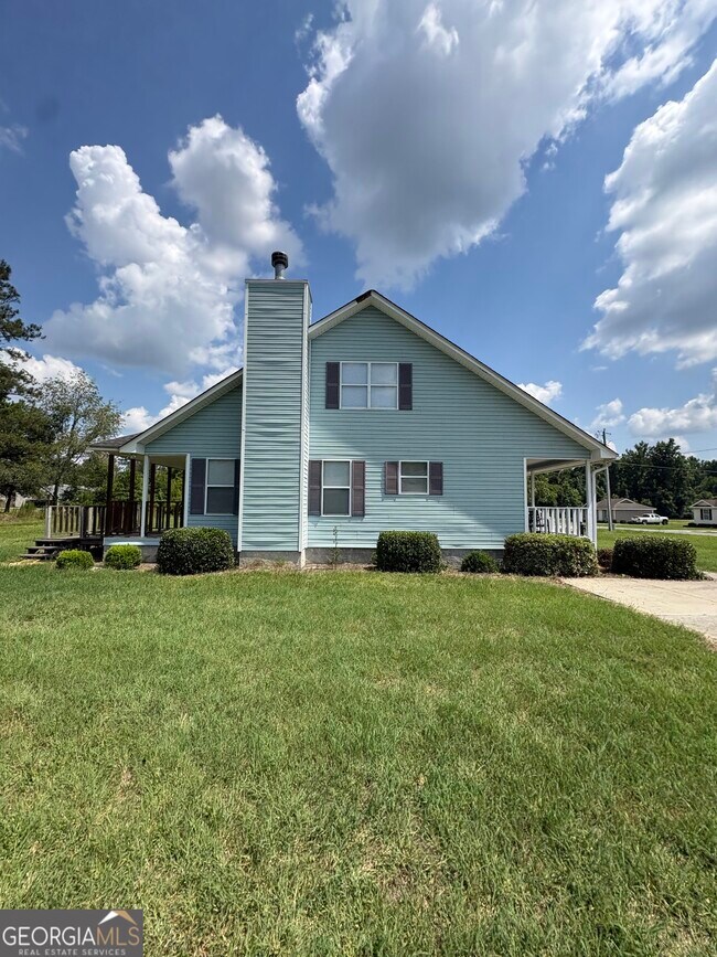 Building Photo - 609 Windcrest Dr