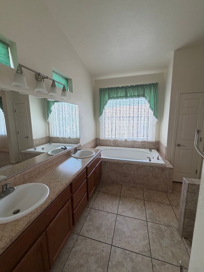 Building Photo - Large Family Home with SOLAR and Landscaping Maintenance Included!!