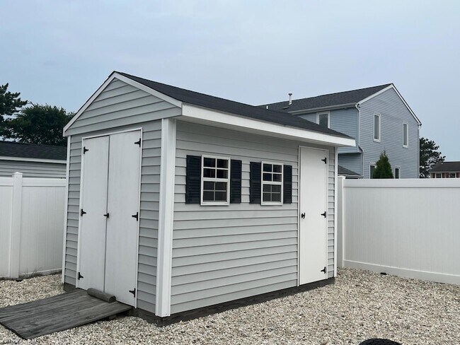 Building Photo - 5108 Ontario Dr