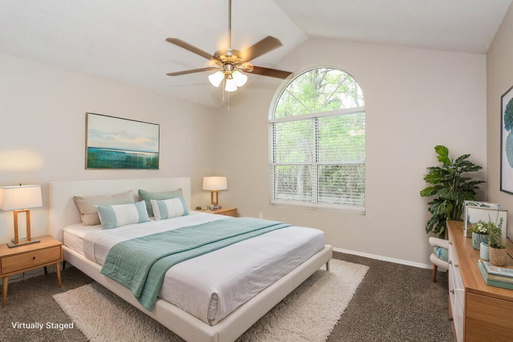 Building Photo - 12755 Serenade Cir N