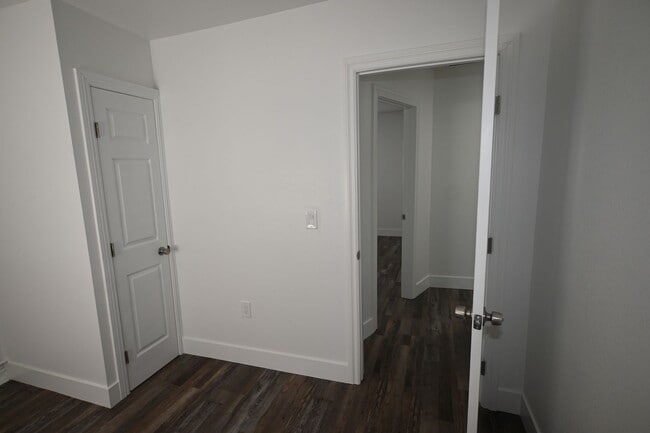 Building Photo - 1007 C St