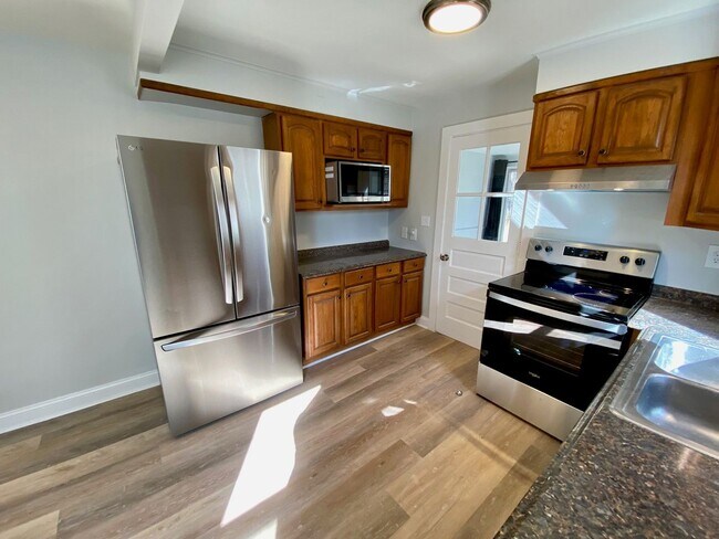 Building Photo - 4 Pafel Rd