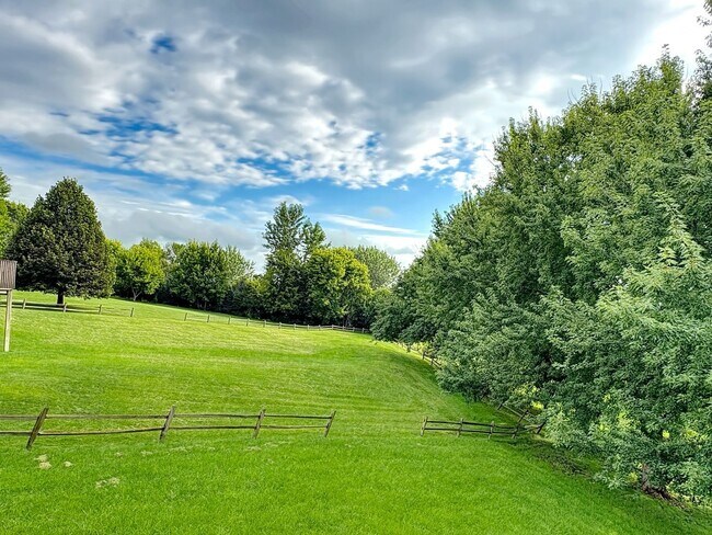 Building Photo - 1839 Valley Ridge Trail S