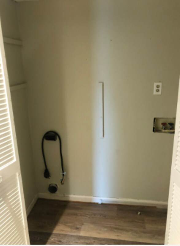 Building Photo - 1722 Hunters Trail