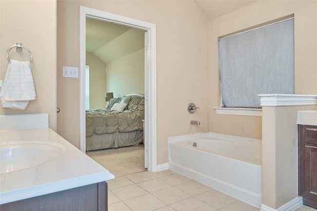 Building Photo - 26418 Green Heron Dr