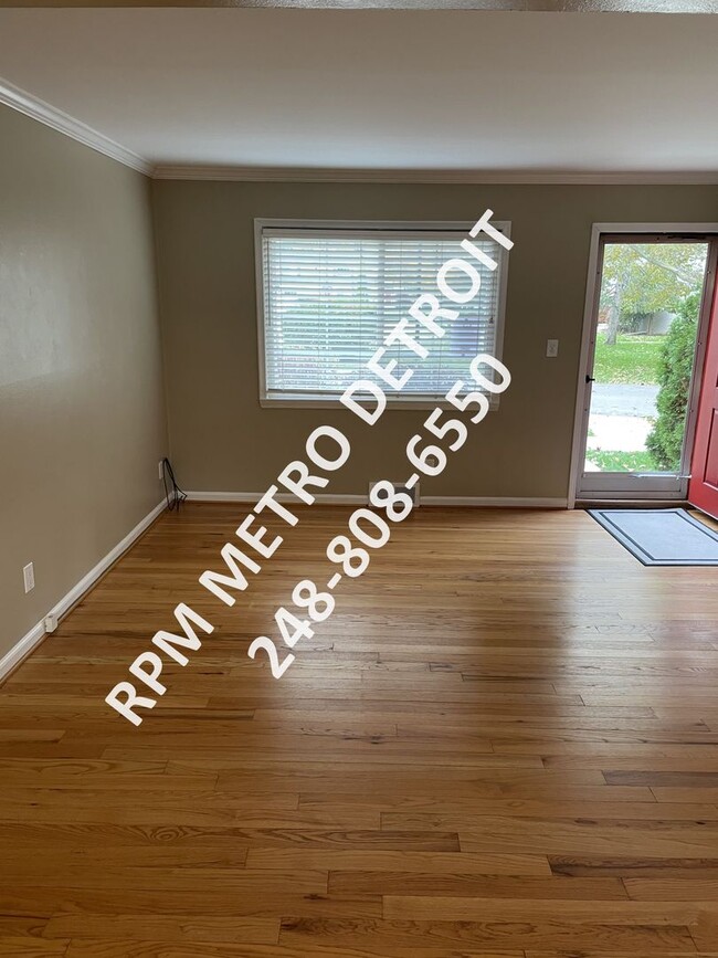 Building Photo - Charming Townhome in Birmingham