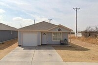 Building Photo - 2832 E 7th St