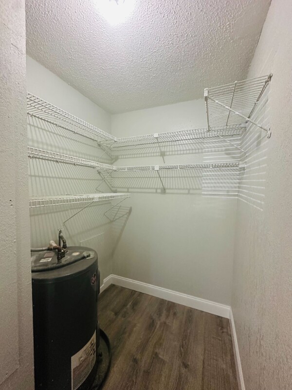 Building Photo - 618 93rd Ave N